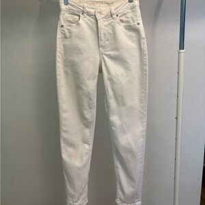 American Eagle Outfitters High Rise White Mom Jeans